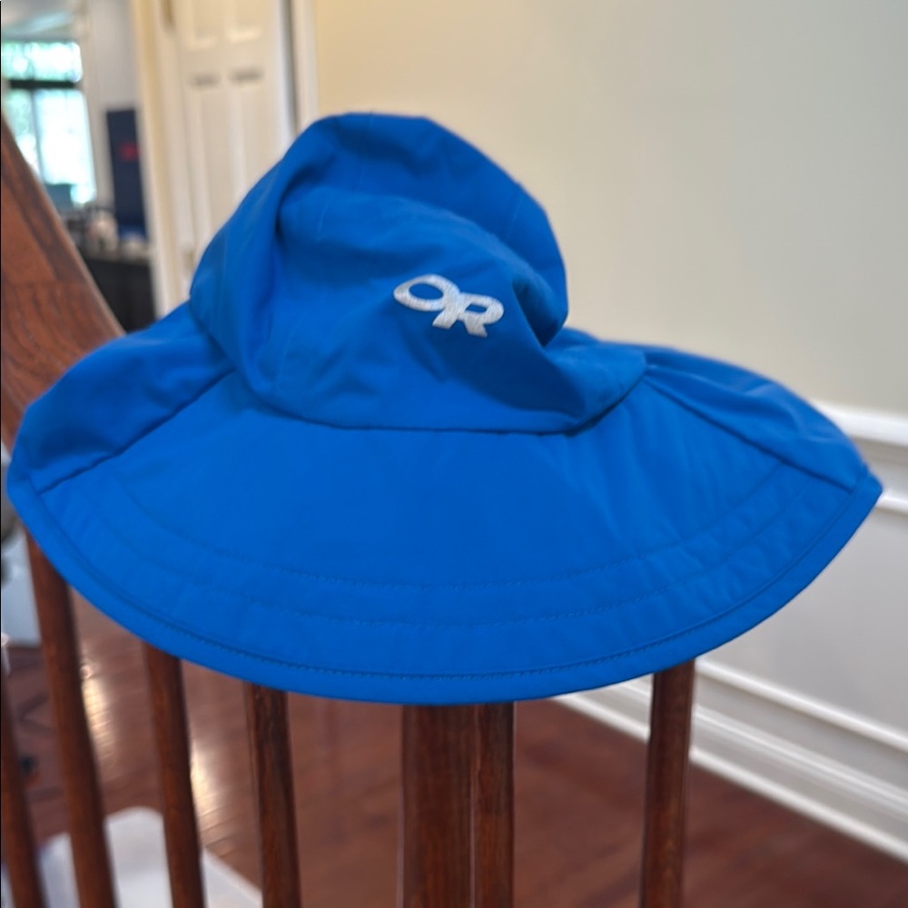 Outdoor Research Blue Sun Hat for babies/small child.